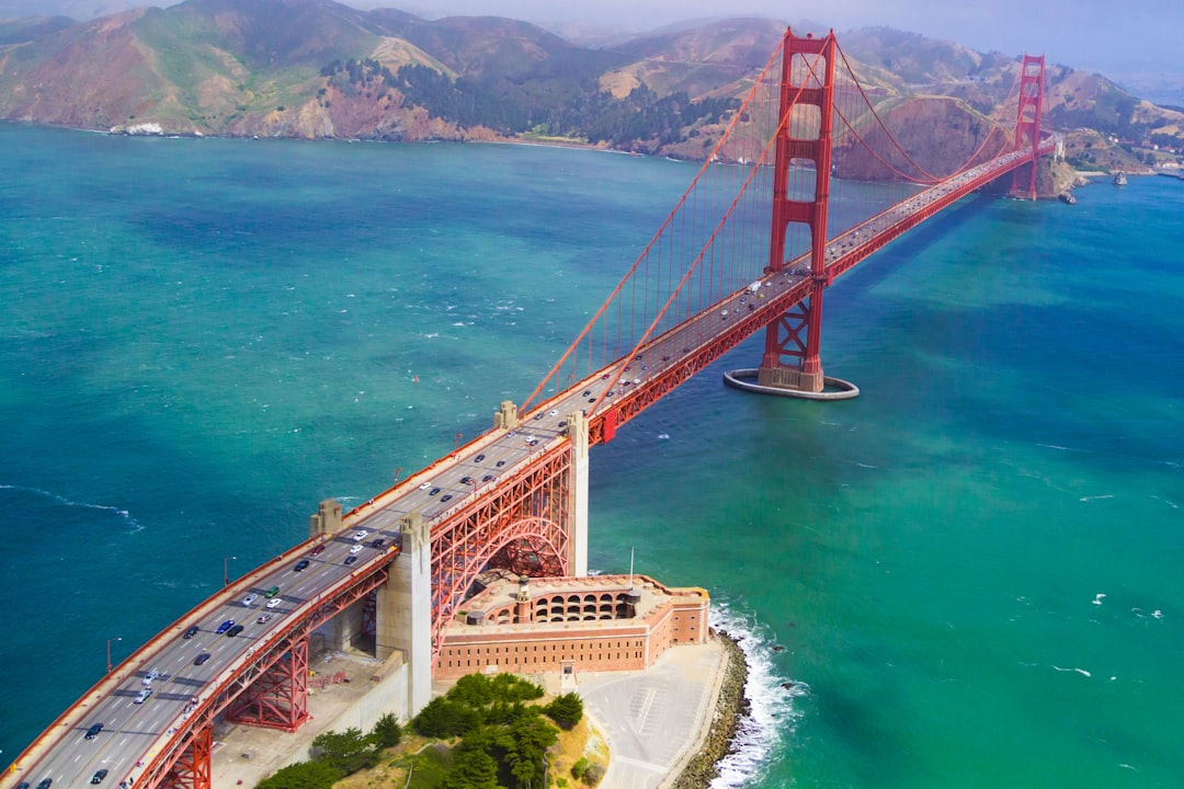 Rediscovering Nature: The Art of Travel Through the Lens of Eco-Consciousness